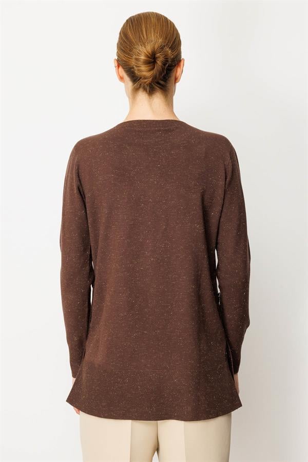 Kadın Sıfır Yaka Dikişsiz Yanları Düğmeli Simli Kazak Kahve