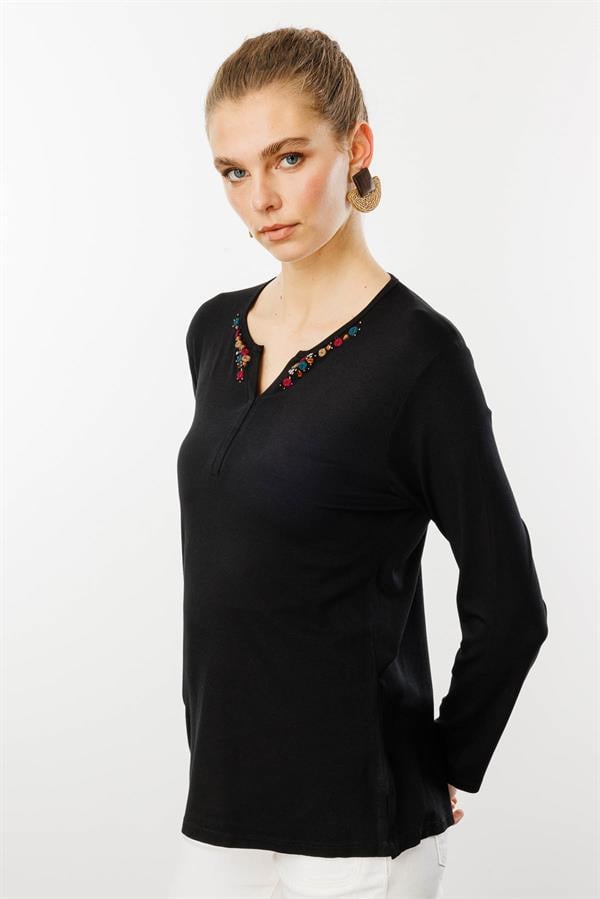 Kadın Sıfır Yaka El Nakışı İşlemeli Bluz Siyah
