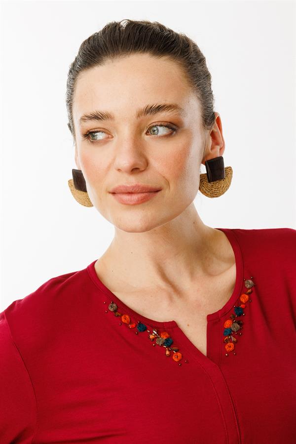 Kadın Sıfır Yaka El Nakışı İşlemeli Bluz Vişne