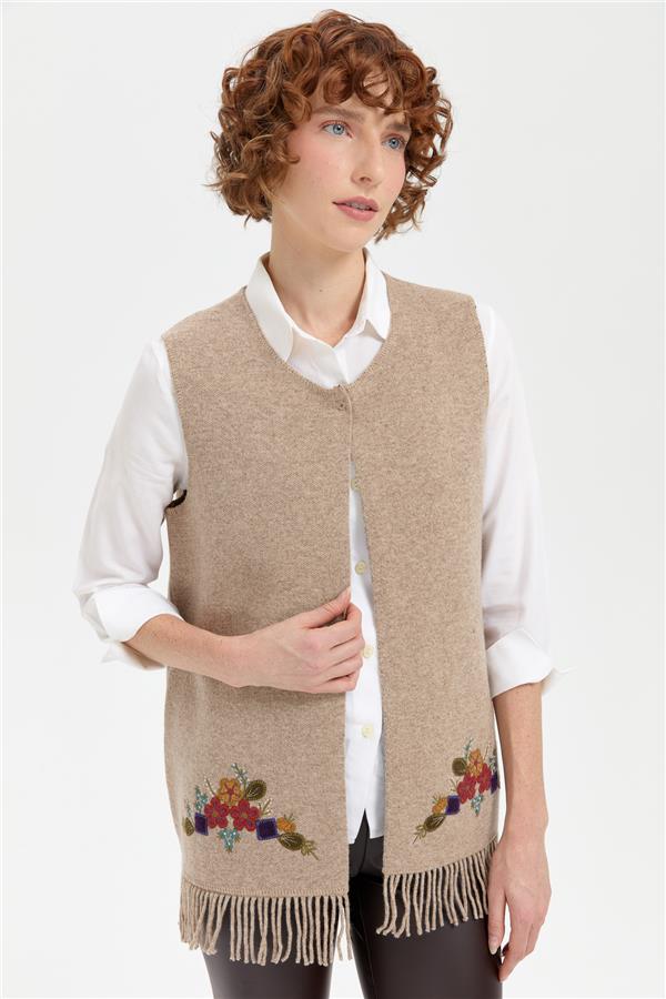 Kadın Sıfır Yaka Eteği İşlemeli Yün Yelek K.Bej