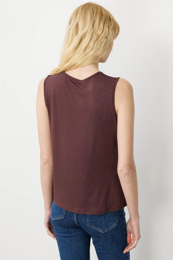 Kadın Sıfır Yaka Flamlı Kumaş Basic Askılı Tshirt Kahve