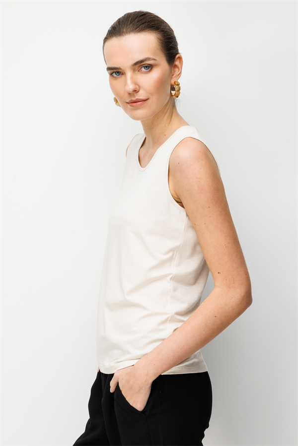 Kadın Sıfır Yaka Flamlı Kumaş Basic Askılı Tshirt Bej