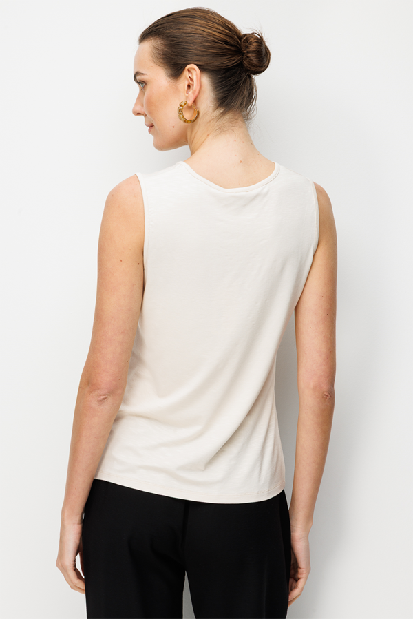 Kadın Sıfır Yaka Flamlı Kumaş Basic Askılı Tshirt Bej