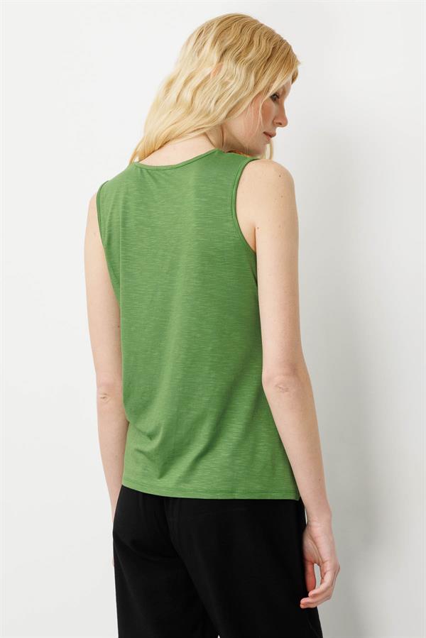 Kadın Sıfır Yaka Flamlı Kumaş Basic Askılı Tshirt A.Yeşili