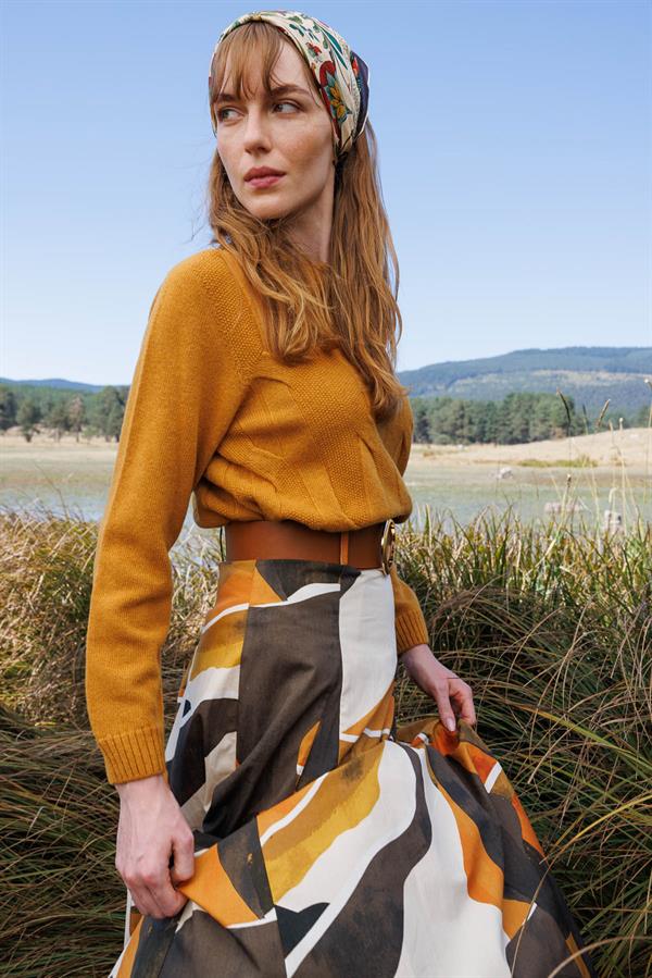 Kadın Sıfır Yaka Kalın Yürütmeli Yün Kazak Hardal