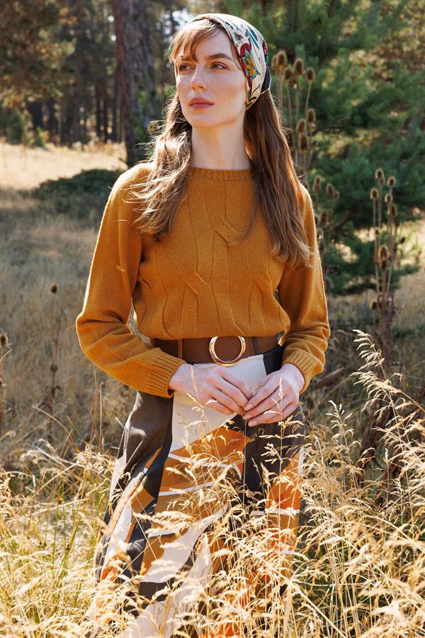 Kadın Sıfır Yaka Kalın Yürütmeli Yün Kazak Hardal