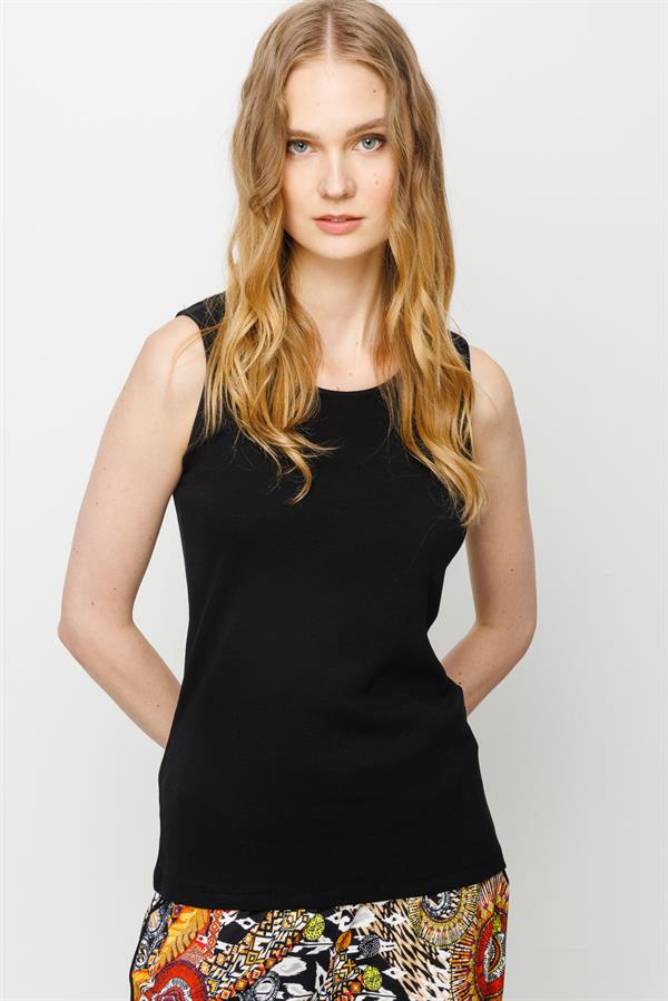 Женская хлопковая облегающая майка на бретельках с круглым вырезом черная 