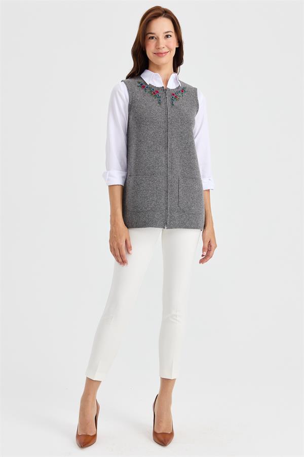 Женский шерстяной жилет с кружевной вышивкой и нулевым воротником
