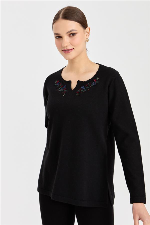 Kadın Sıfır Yaka Kenarı Dantel İşlemeli Yün Kazak Siyah