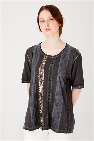 Kadın Sıfır Yaka Kısa Kol Deri İşlemeli Penye Bluz Siyah