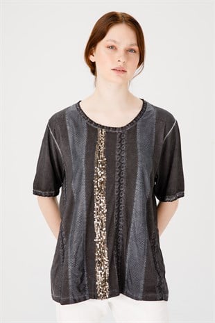 Kadın Sıfır Yaka Kısa Kol Deri İşlemeli Penye Bluz Siyah