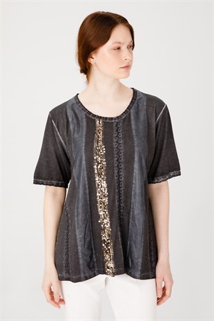 Kadın Sıfır Yaka Kısa Kol Deri İşlemeli Penye Bluz Siyah