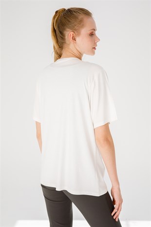 Женская трикотажная блуза с камнями с круглым вырезом и коротким рукавом цвета слоновой кости