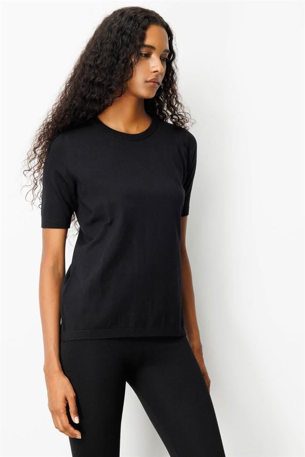 Kadın Sıfır Yaka Kısa Kollu Düz Bluz Siyah