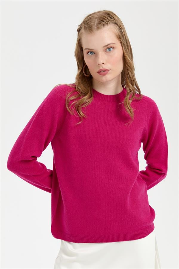 Kadın Sıfır Yaka Klasik Yün Kazak Sıklamen