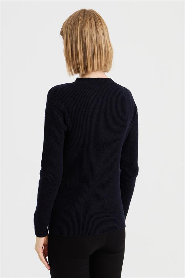 Женский шерстяной свитер на пуговицах с круглым вырезом