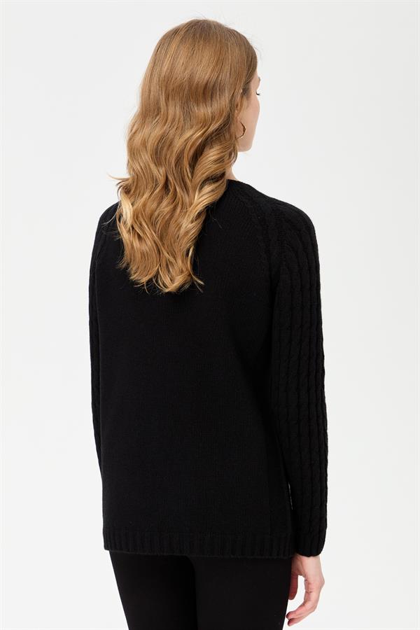 Женский вязаный шерстяной свитер с круглым вырезом и рукавами