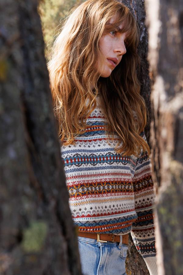 Kadın Sıfır Yaka Komple Jakarlı Yün Kazak Kemik