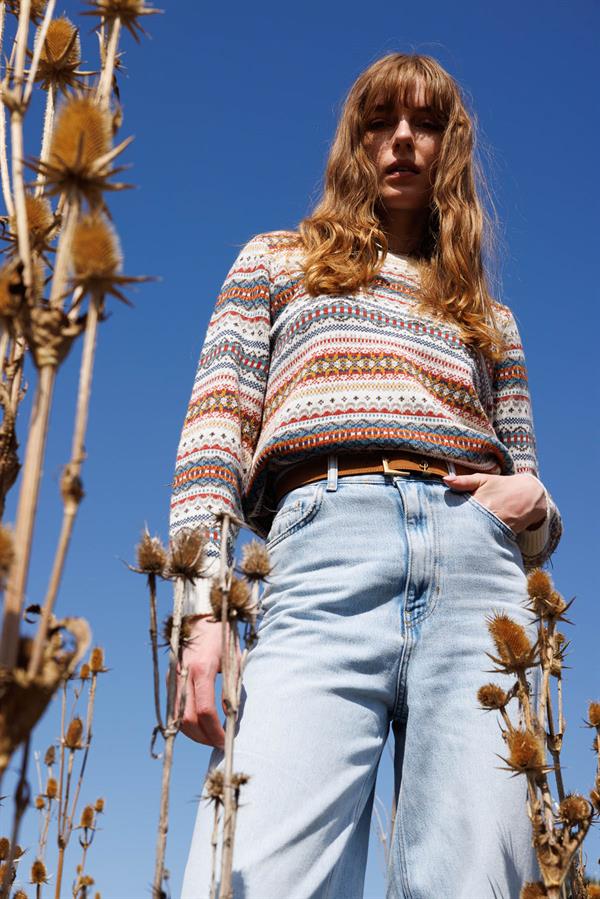 Kadın Sıfır Yaka Komple Jakarlı Yün Kazak Kemik