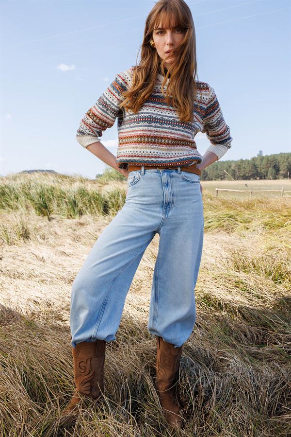 Kadın Sıfır Yaka Komple Jakarlı Yün Kazak Kemik