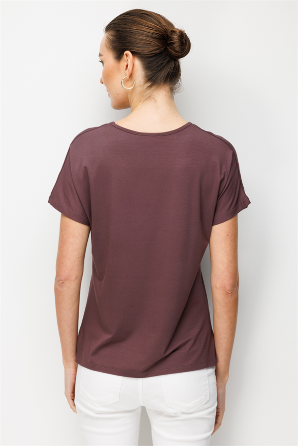 Kadın Sıfır Yaka Nakış İşlemeli Düşük Kollu Penye T-shirt Kahve