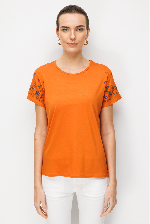 Kadın Sıfır Yaka Nakış İşlemeli Düşük Kollu Penye T-shirt Turuncu