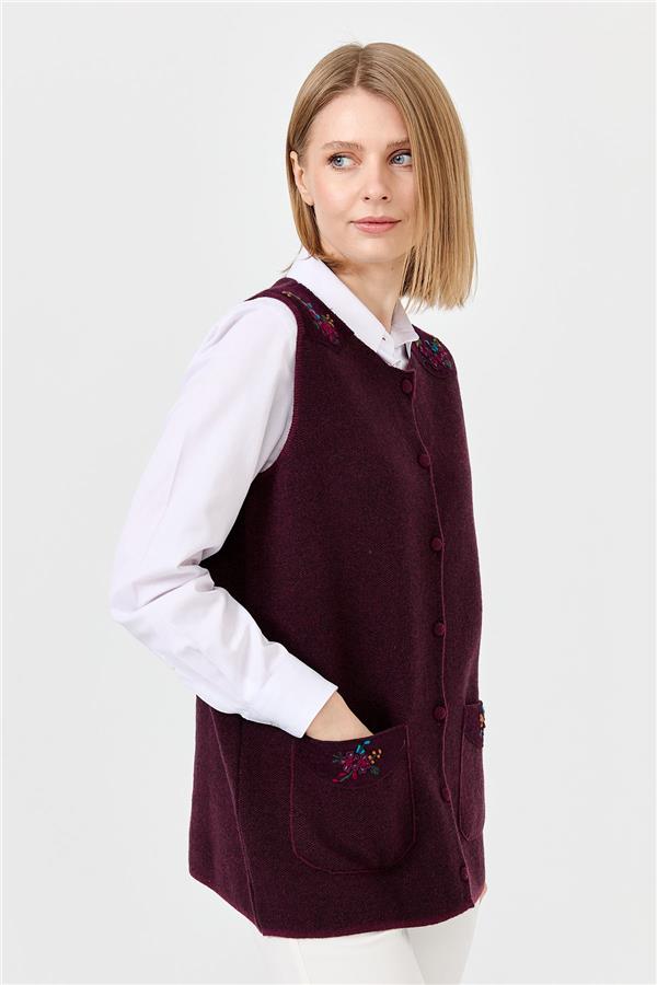 Kadın Sıfır Yaka Omuzu Cep Kapağı Keçeli İşlemeli Düğmeli Yün Yelek K.Mürdüm