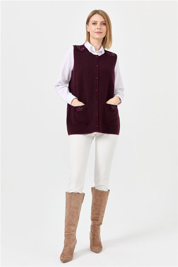 Kadın Sıfır Yaka Omuzu Cep Kapağı Keçeli İşlemeli Düğmeli Yün Yelek K.Mürdüm