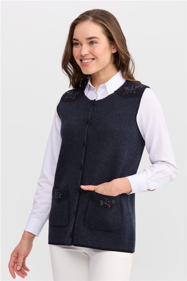 Женский жилет на пуговицах с круглым вырезом и карманом на плече с отделкой, темно синий