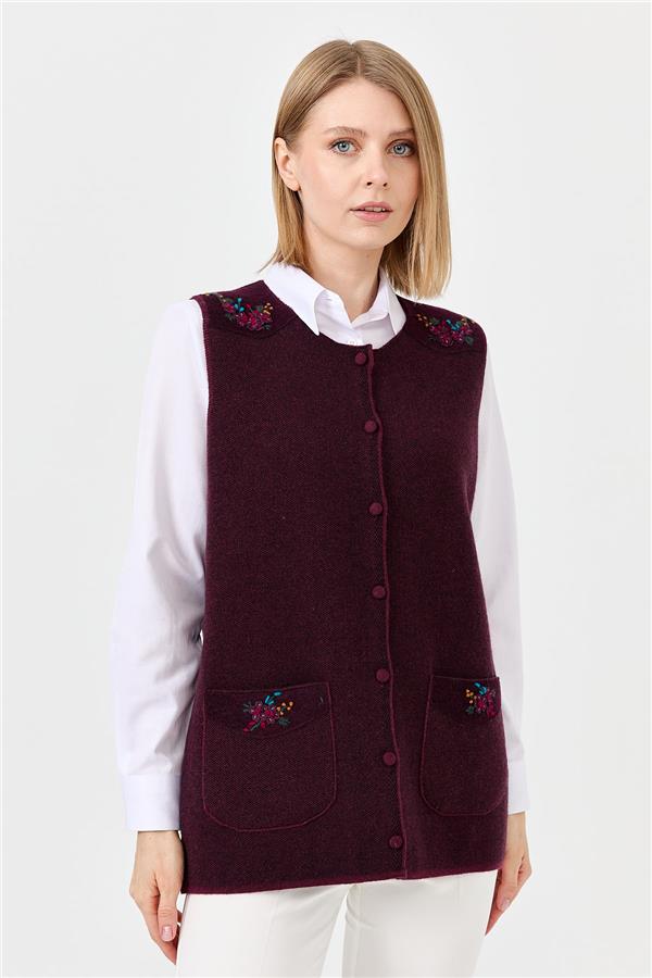 Kadın Sıfır Yaka Omuzu Cep Kapağı Keçeli İşlemeli Düğmeli Yün Yelek K.Mürdüm