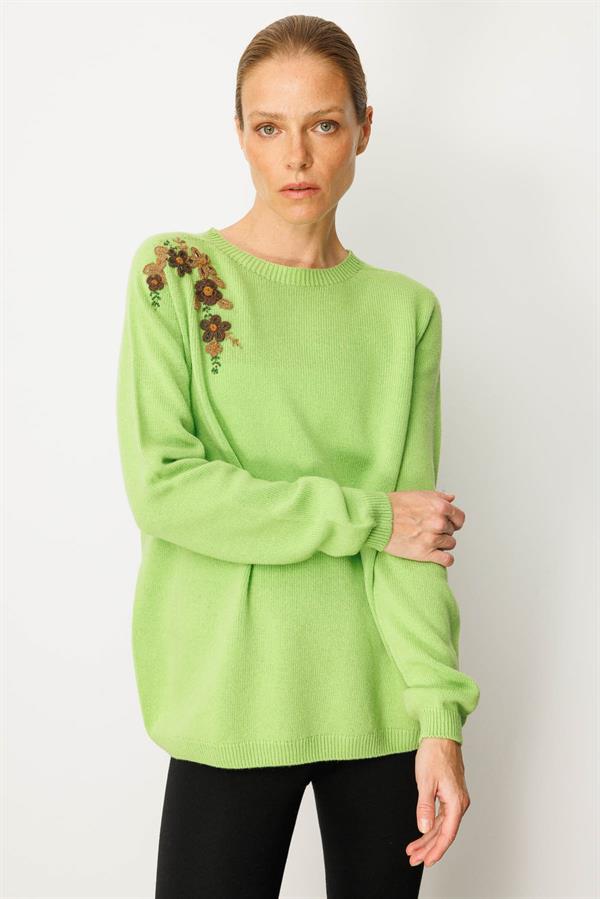 Kadın Sıfır Yaka Omuzu İşlemeli Yün Kazak A.E.Yeşili