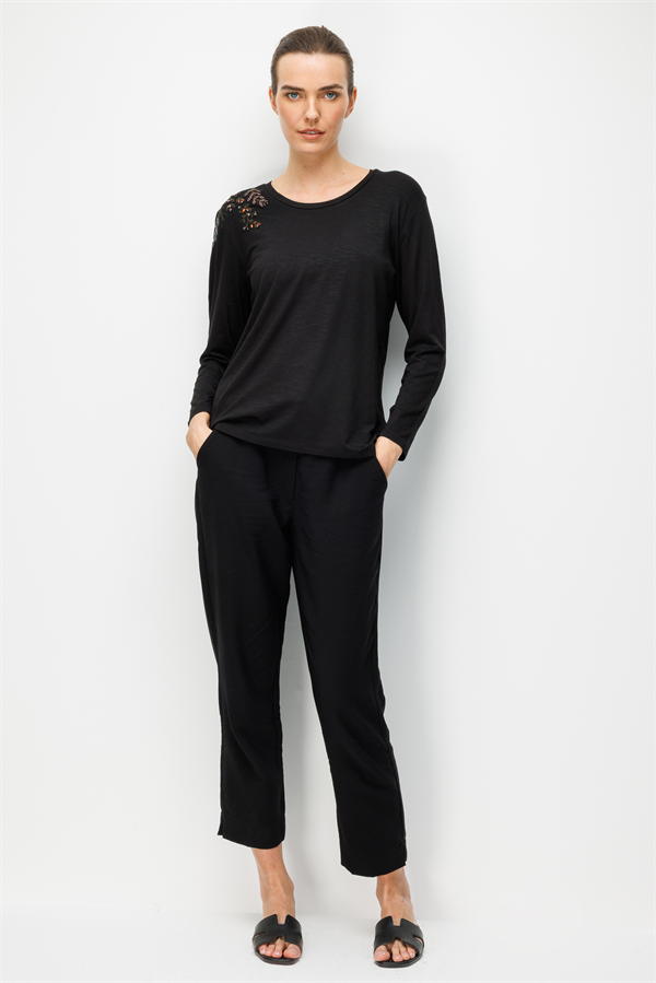 Kadın Sıfır Yaka Omuzu Nakış İşlemeli Penye Bluz Siyah
