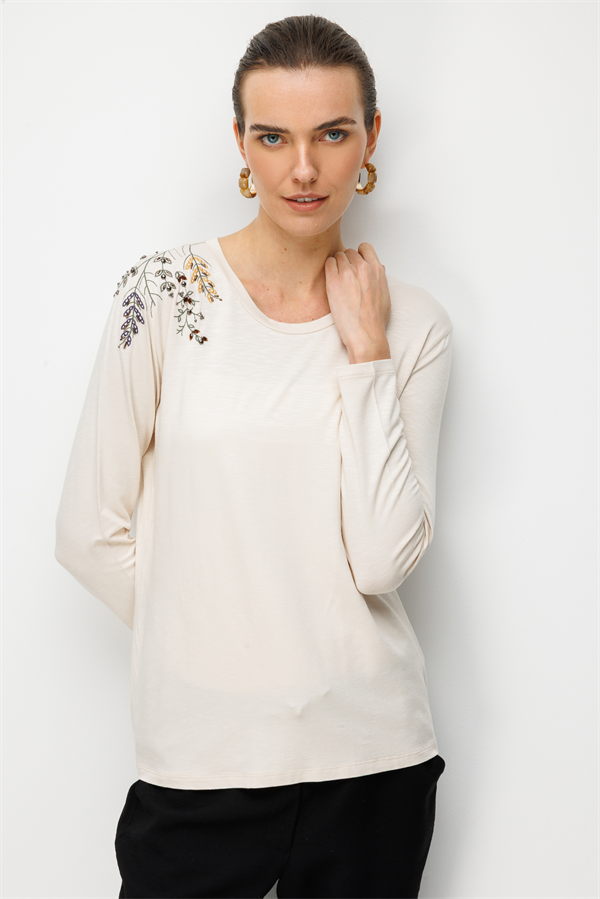 Kadın Sıfır Yaka Omuzu Nakış İşlemeli Penye Bluz Bej