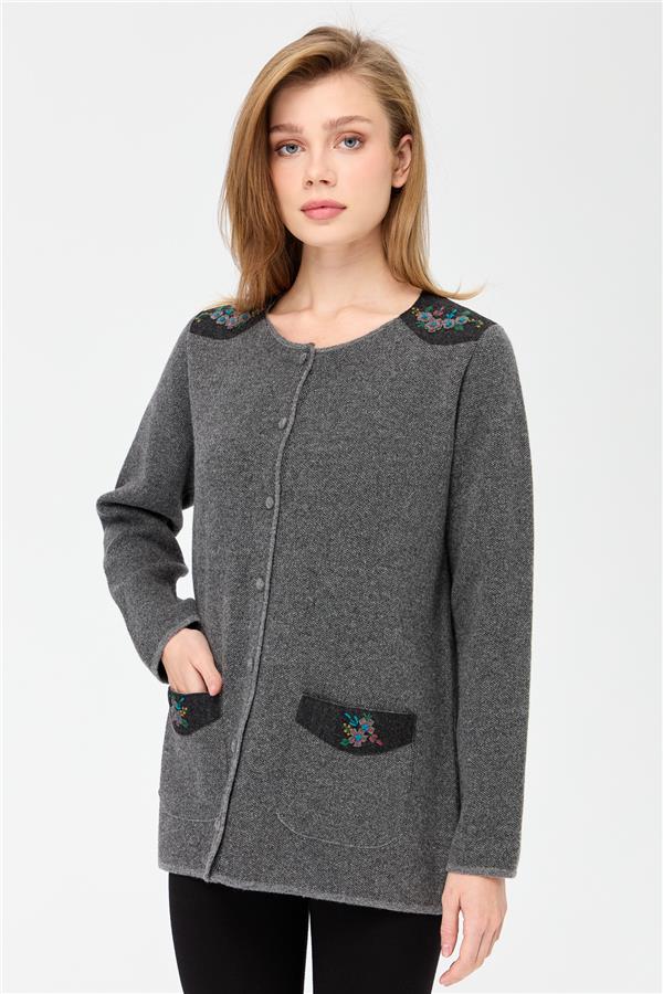 Женская шерстяная куртка с круглым вырезом, плечами и карманами из фетра с вышивкой