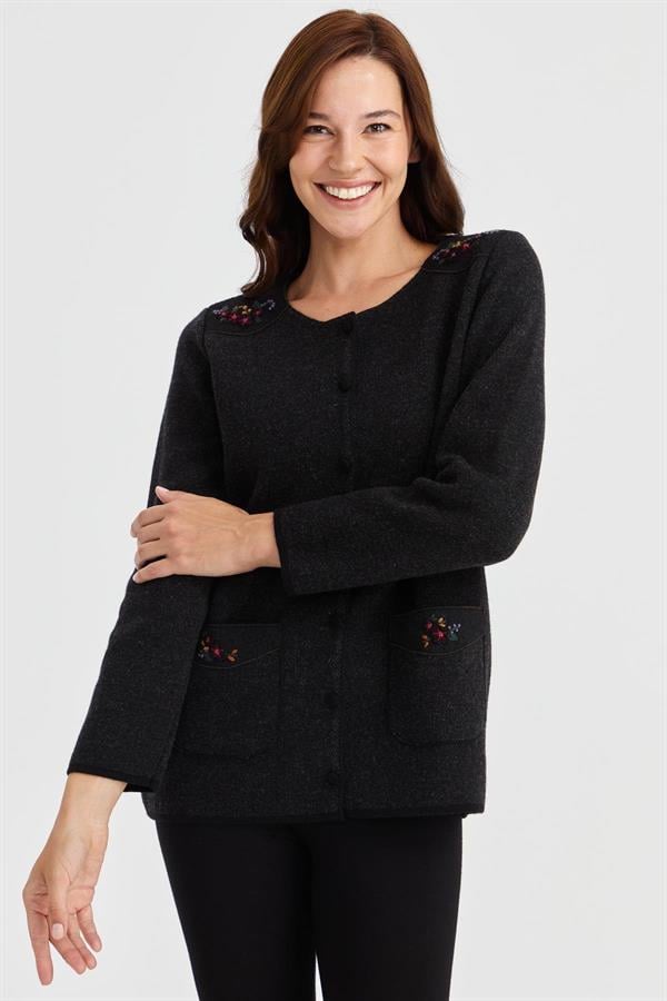 Женская шерстяная куртка с круглым вырезом, плечами и карманами из фетра с вышивкой