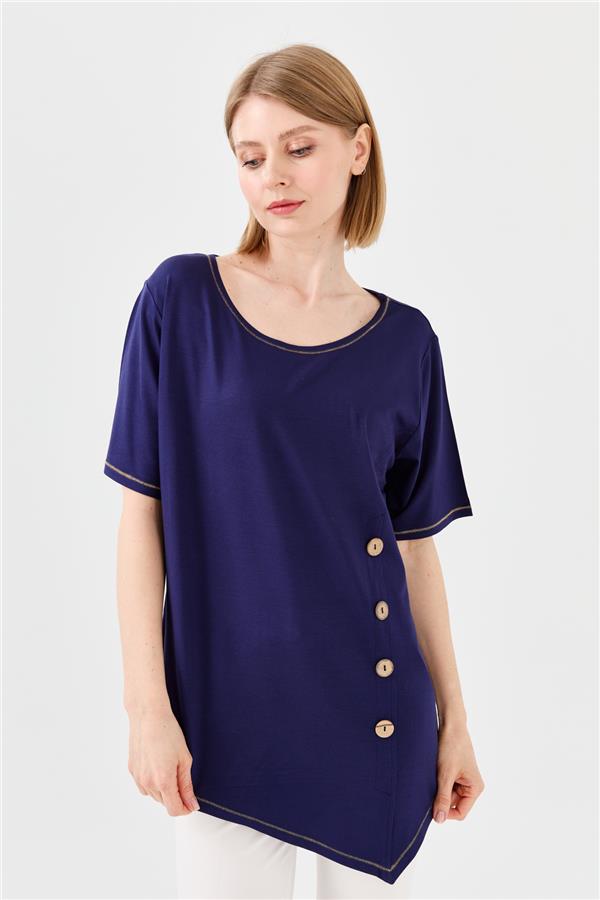 Женская хлопковая футболка с круглым вырезом на деревянной пуговице спереди темно синяя 