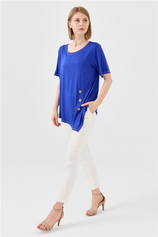 Женская хлопковая футболка с круглым вырезом на деревянной пуговице спереди ярко синяя 