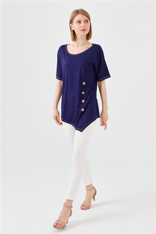 Женская хлопковая футболка с круглым вырезом на деревянной пуговице спереди темно синяя 