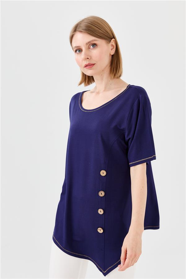 Женская хлопковая футболка с круглым вырезом на деревянной пуговице спереди темно синяя 