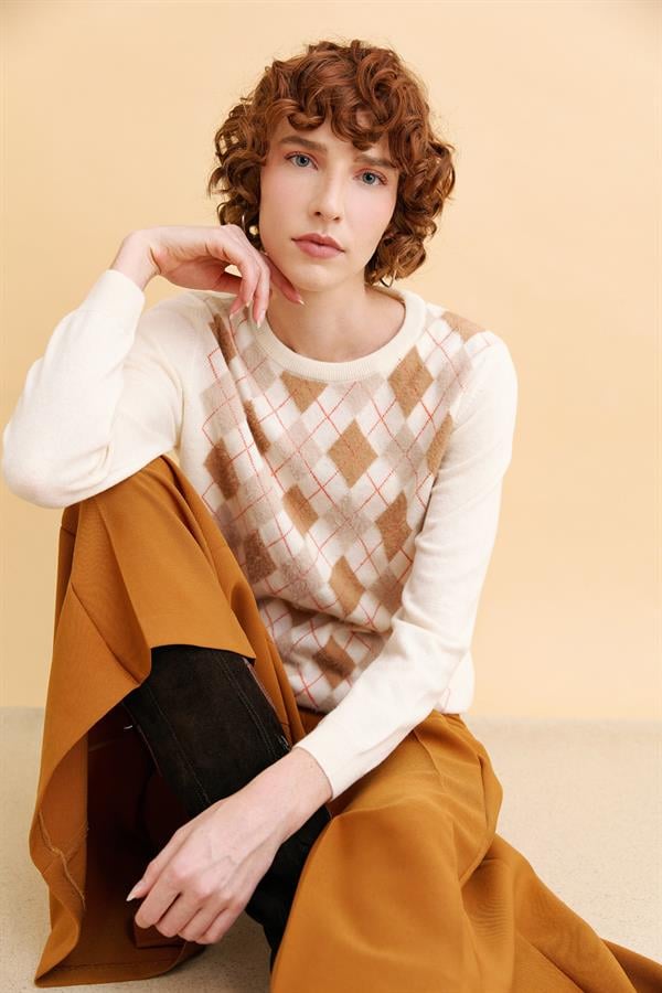 Kadın Sıfır Yaka Önü Baklavalı Yün Kazak Kemik