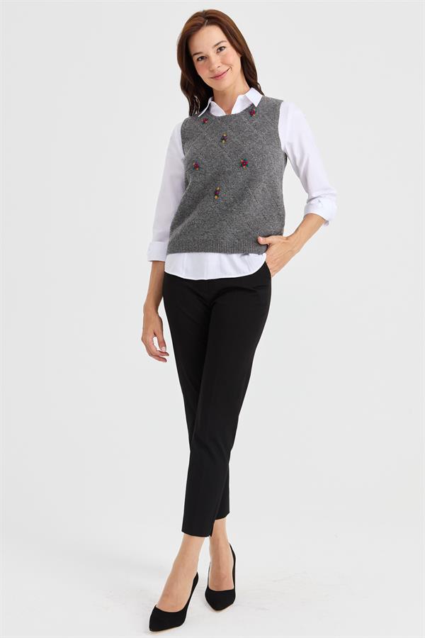 Женский свободный шерстяной свитер с круглым вырезом спереди