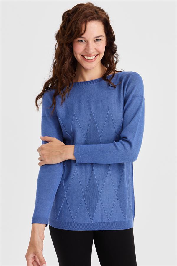 Женский вязаный свитер с круглым вырезом спереди и ромбовидными узорами