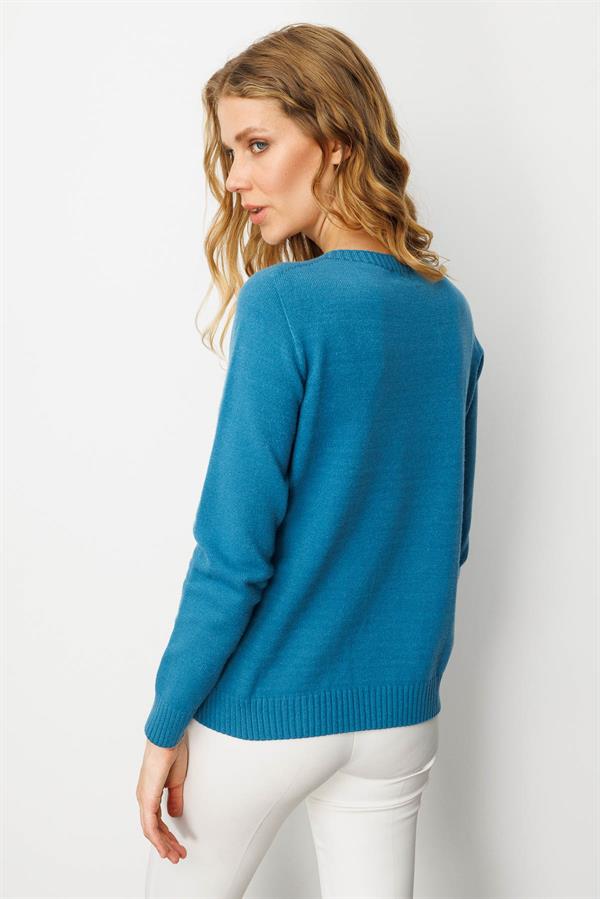 Kadın Sıfır Yaka Önü Baklava İşlemeli Kazak A.Petrol