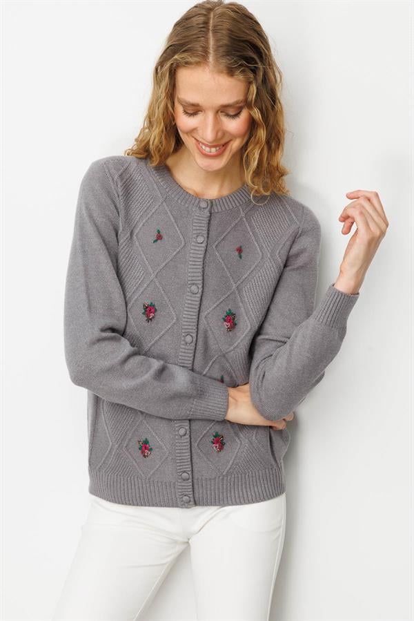 Kadın Sıfır Yaka Önü Baklavalı Nakış İşlemeli Hırka Füme