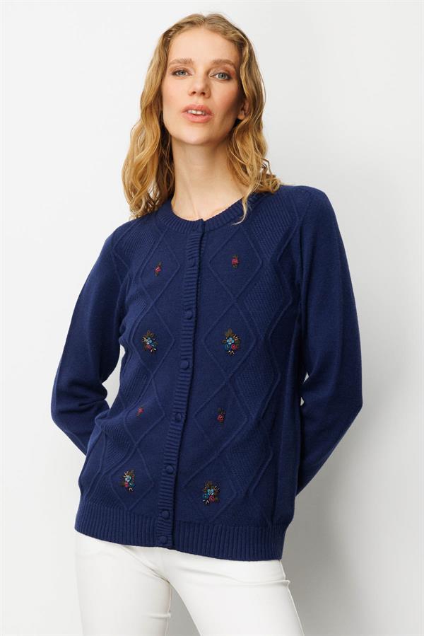 Kadın Sıfır Yaka Önü Baklavalı Nakış İşlemeli Hırka Lacivert