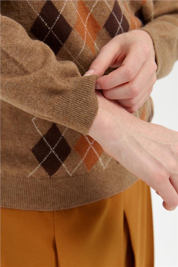 Kadın Sıfır Yaka Önü Baklavalı Yün Kazak V.Camel