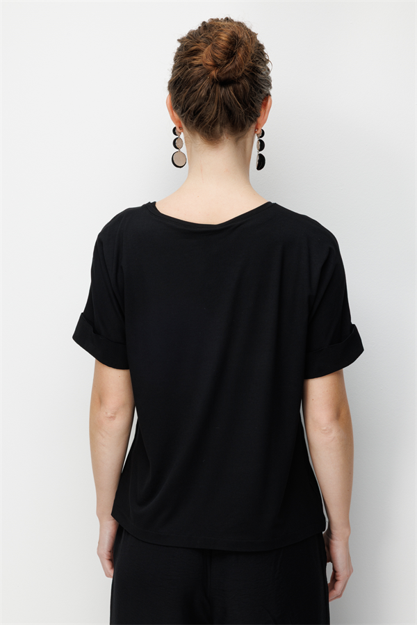 Kadın Sıfır Yaka Önü Boydan Taşlı Düşük Kollu Penye T-shirt Siyah