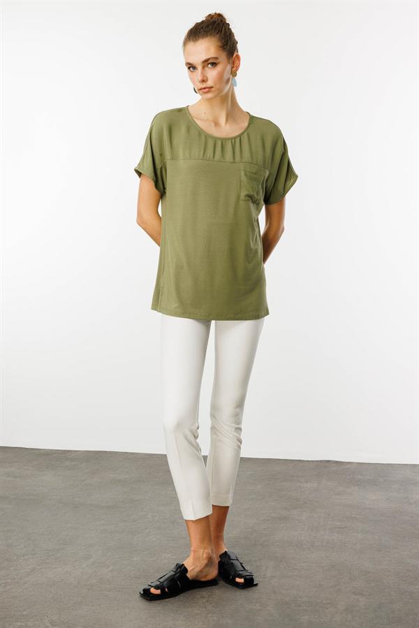 Kadın Sıfır Yaka Önü Cepli Penye T-shirt Haki