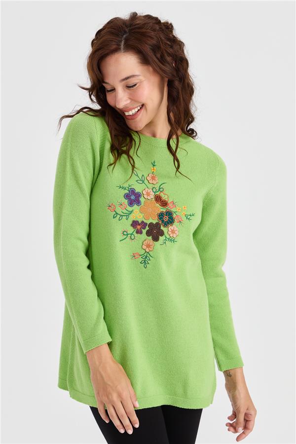 Женский длинный шерстяной свитер с круглым вырезом и вышивкой спереди