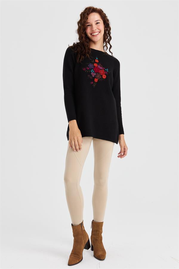 Женский длинный шерстяной свитер с круглым вырезом и вышивкой спереди